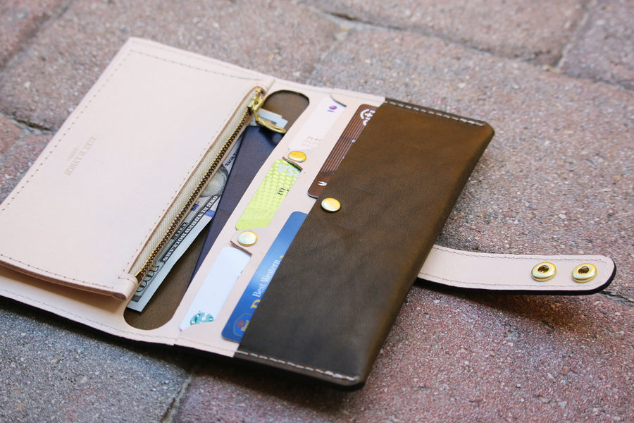 WICKETT & CRAIG TRAVEL WALLET - 010111