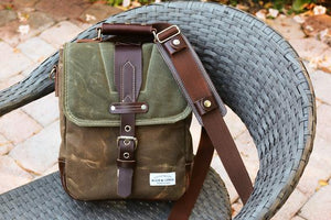 VERTICAL MESSENGER BAG #010031