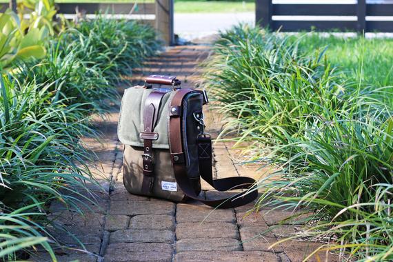 VERTICAL MESSENGER BAG #010031