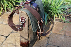 VERTICAL MESSENGER BAG #010031