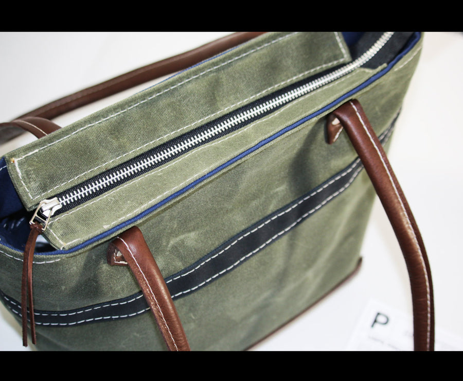 PETITE ZIPPERED TOTE