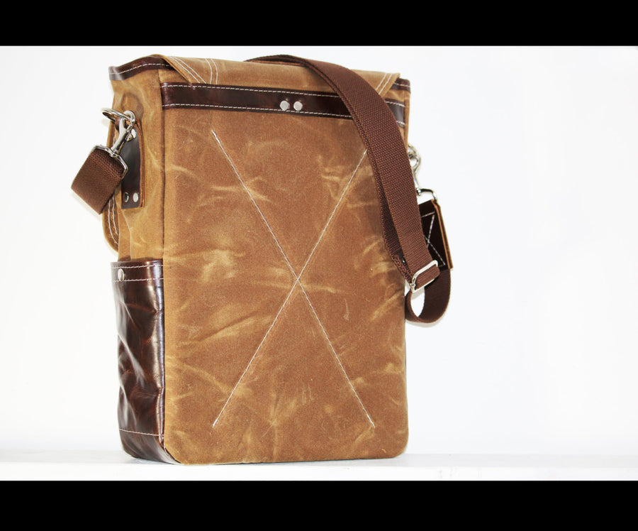 VERTICAL LAPTOP BAG #010044