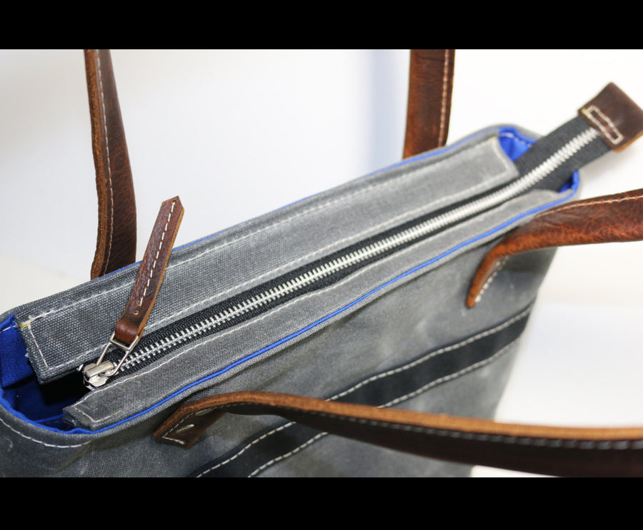 PETITE ZIPPERED TOTE